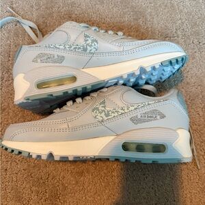 Nike Air Max Sneakers in Light Blue and White Women’s 5